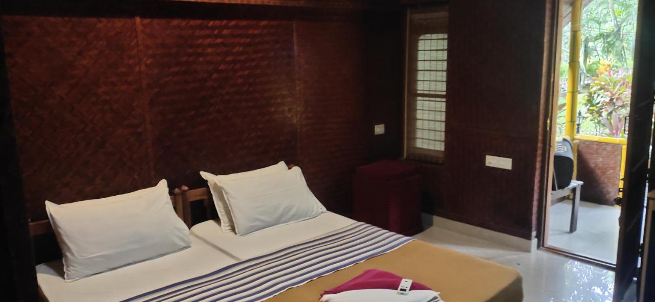 ורקלה Savithri Inn Cottage מראה חיצוני תמונה