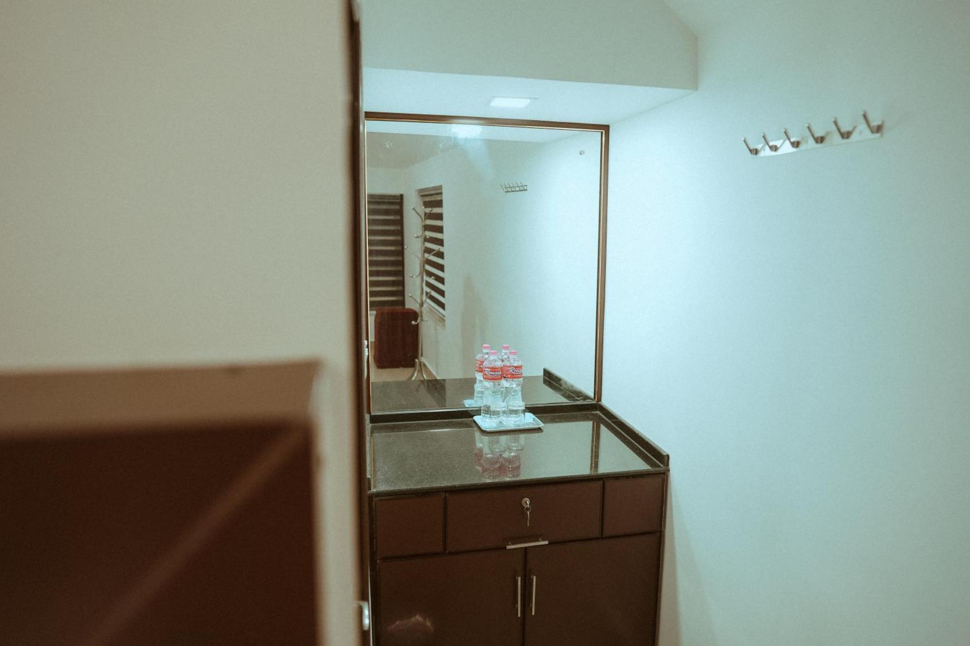 ורקלה Savithri Inn Cottage חדר תמונה